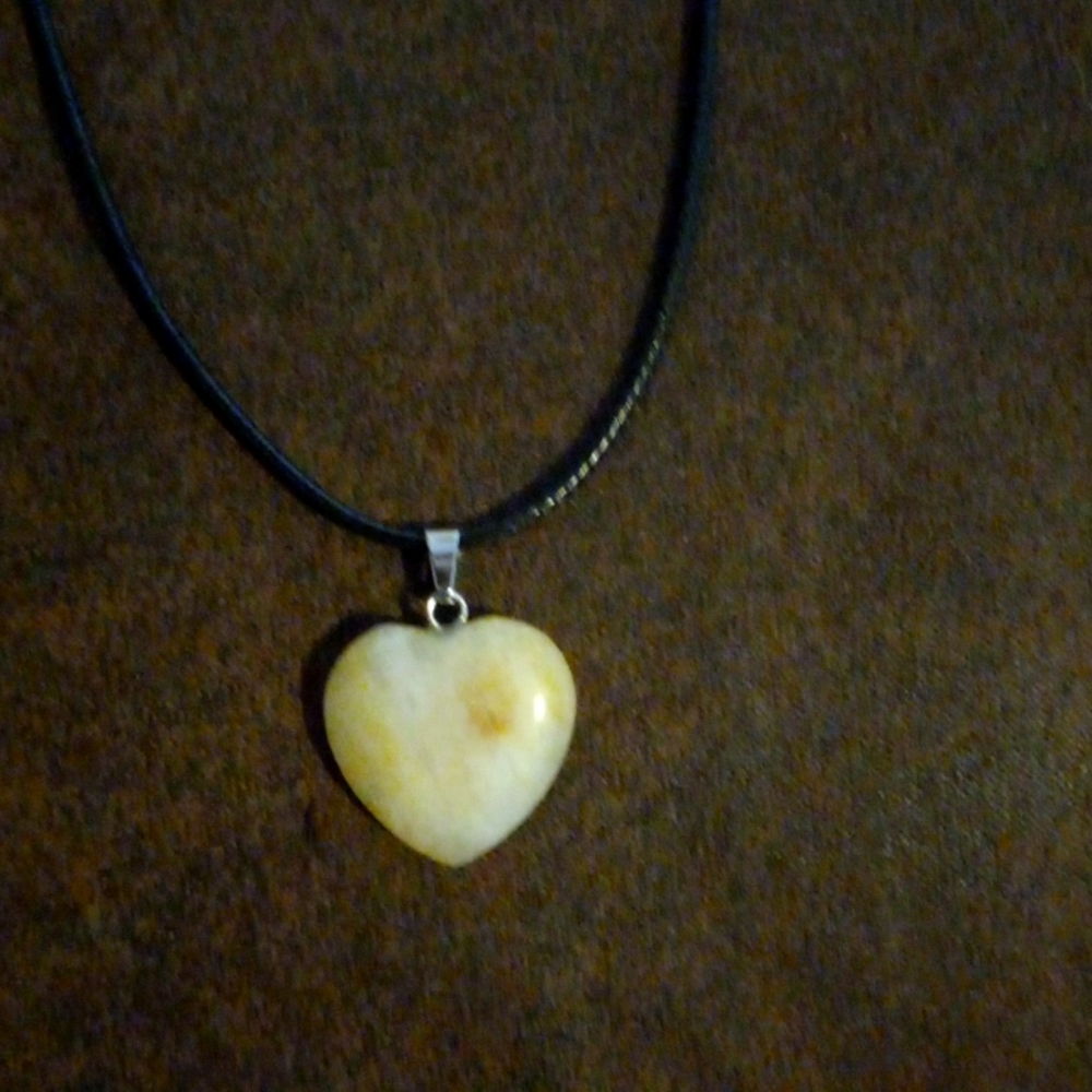 Heart shaped pendant necklace